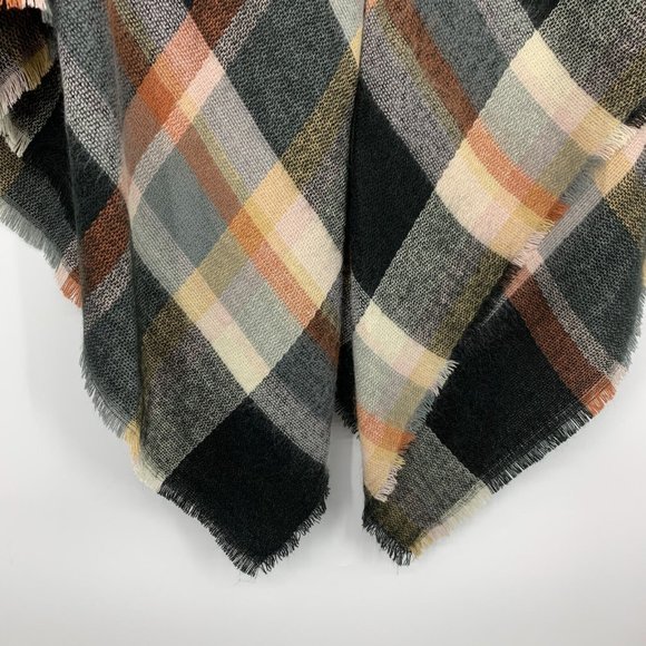 Apt. 9 Poncho Sweater Plaid Toggle Flannel Fray Hem NWT - Picture 5 of 10